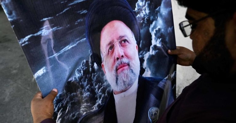 PAKISTAN-IRAN-ACCIDENT-HELICOPTER-POLITICS