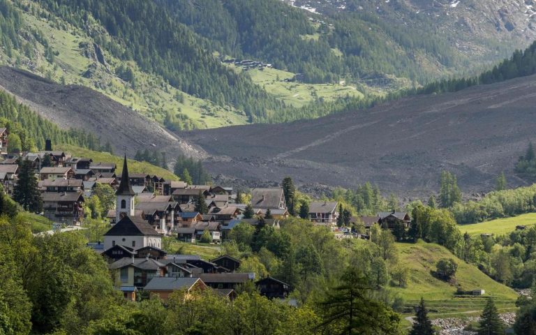 SWITZERLAND-ENVIRONMENT-MOUNTAINS-DISASTERS-LANDSLIDE